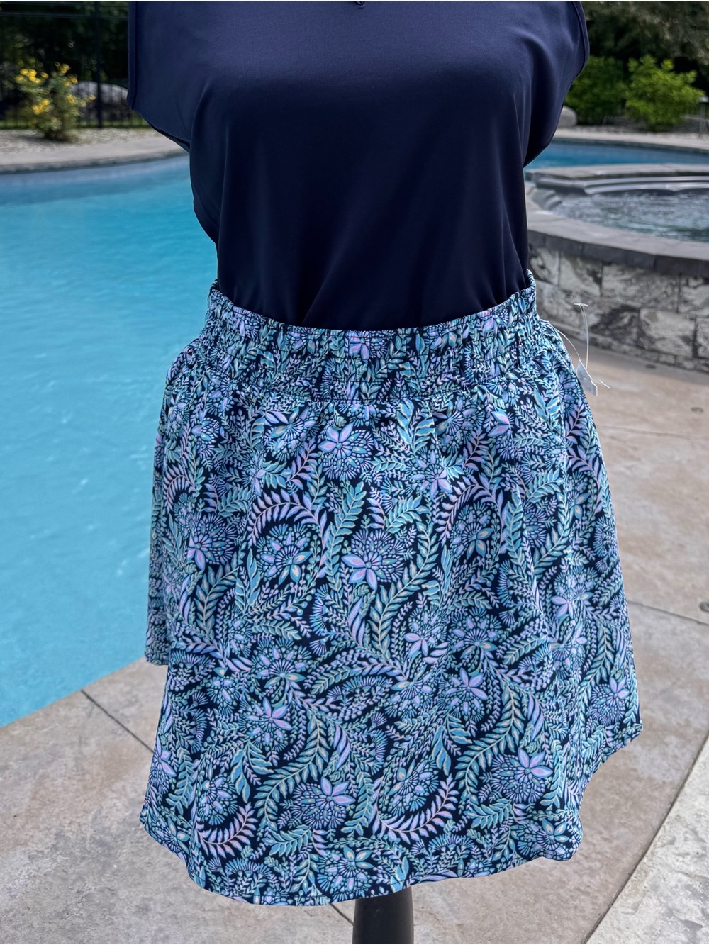 Tommy Bahama Everyday Active Floral Skort S Navy Pleats Tennis Golf Pickle Ball